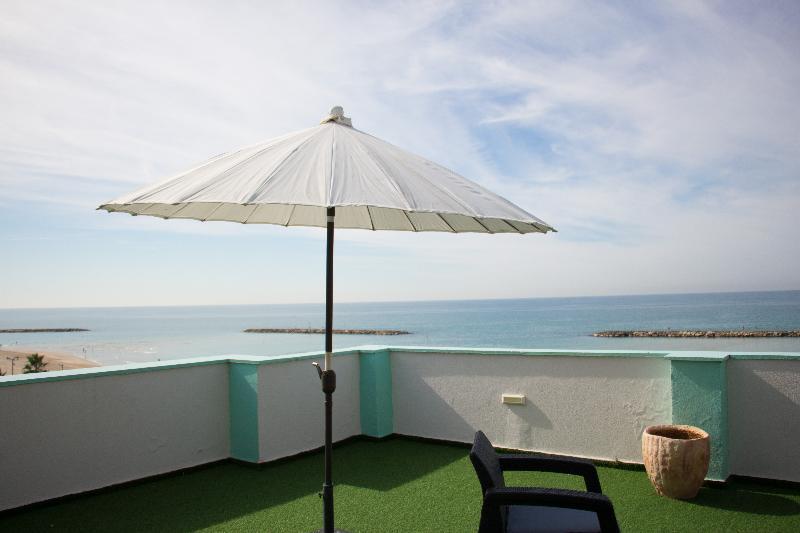 Golden Beach Hotel Tel Aviv Exterior photo